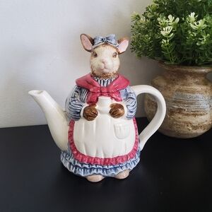 Vintage Whimsical Bunny Rabbit Ceramic Teapot